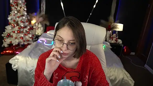 CharlyWines online show from 12/22/25, 07:33