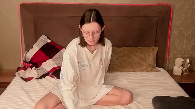 RoxyHerena online show from 01/11/26, 05:01