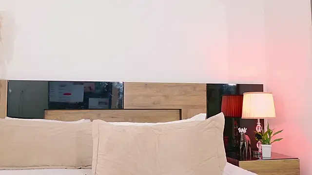 LucyHanks online show from 05/22/26, 04:23