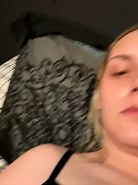 hotmom026 online show from 12/05/25, 07:21