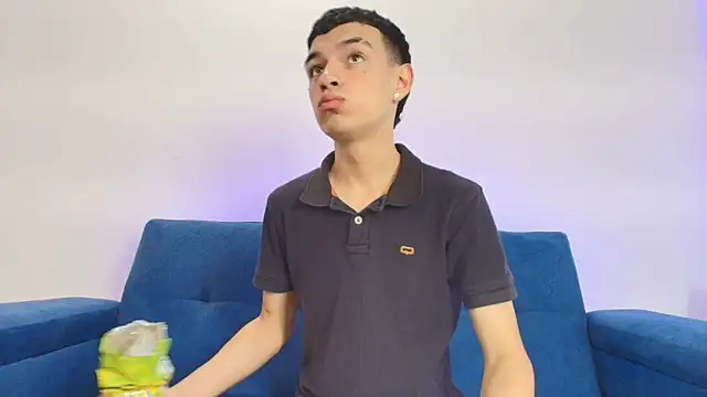 Kris Storm online show from 12/19/25, 07:43