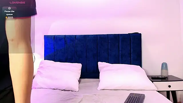 Kris Storm online show from 12/22/25, 08:17