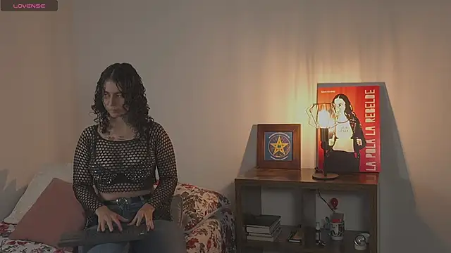 Snapshot of Estefania_Velez chatting on 02/17/26, 02:30 Estefania Velez online show from 02/17/26, 02:30