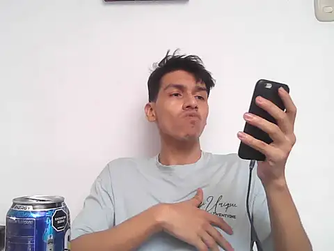 Patrick3 5556 online show from 12/15/25, 08:46