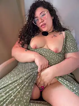 Snapshot of VanesssaMilf_ chatting on 05/29/26, 06:28 VanesssaMilf online show from 05/29/26, 06:28