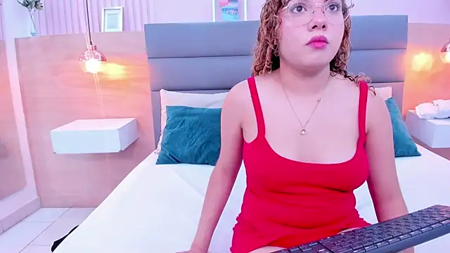 abril dolly online show from 12/18/25, 12:22