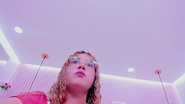 abril dolly online show from 12/19/25, 12:01