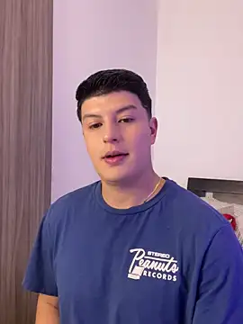 Goldenknight33 online show from 04/15/26, 01:07