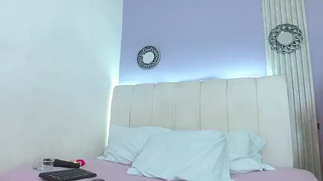 mia collin  online show from 01/11/26, 01:10