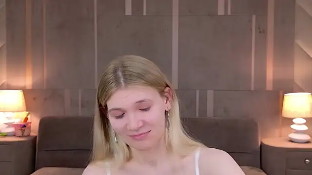 Vivien Hans online show from 04/11/26, 04:28