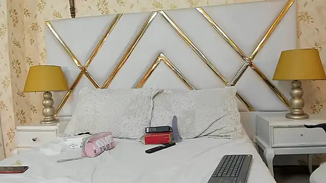 RachelleEvans online show from 01/12/26, 06:13