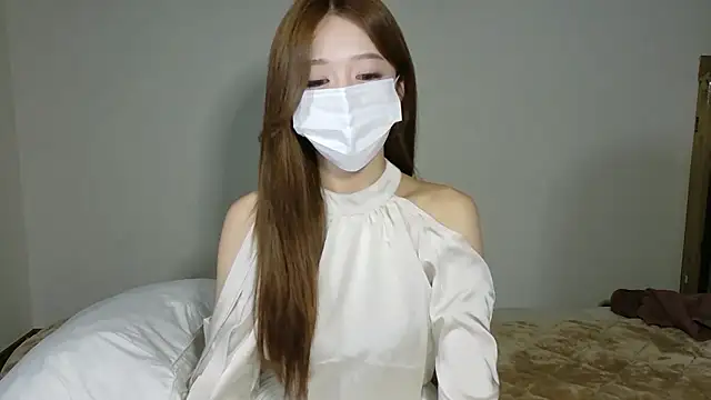  noanyan  online show from 04/05/26, 12:57