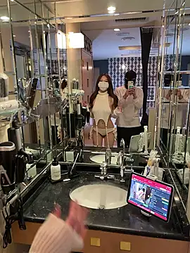  noanyan  online show from 04/17/26, 12:30