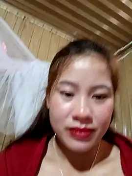 Snapshot of mayni012314 chatting on 12/19/25, 04:41 mayni012314 online show from 12/19/25, 04:41