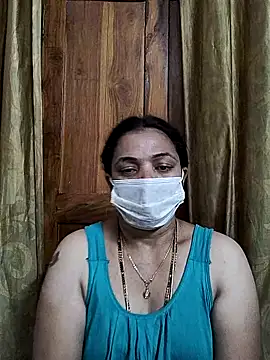 Snapshot of bhavyasri_55 chatting on 12/19/25, 02:18 bhavyasri 55 online show from 12/19/25, 02:18