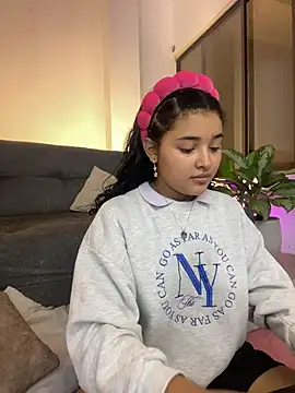 ladulcemary  online show from 01/16/26, 07:07