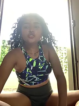 ladulcemary  online show from 04/15/26, 07:32