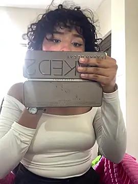 ladulcemary  online show from 04/18/26, 07:40