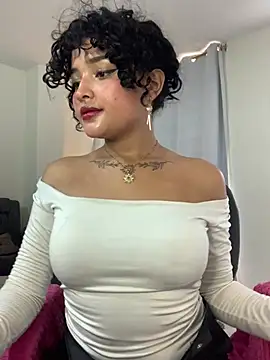 ladulcemary  online show from 04/18/26, 07:58