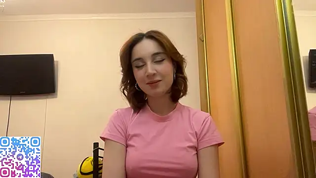 Snapshot of StacieLaudadio chatting on 12/15/25, 02:10 StacieLaudadio online show from 12/15/25, 02:10