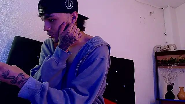 Snapshot of kingdani_hot chatting on 02/03/26, 02:53 kingdani hot online show from 02/03/26, 02:53