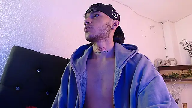 Snapshot of kingdani_hot chatting on 02/04/26, 03:23 kingdani hot online show from 02/04/26, 03:23