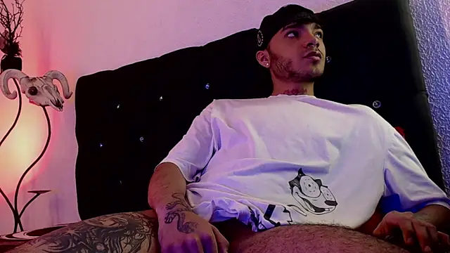 Snapshot of kingdani_hot chatting on 03/04/26, 03:45 kingdani hot online show from 03/04/26, 03:45