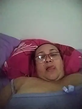 Nini Love  online show from 04/17/26, 08:23