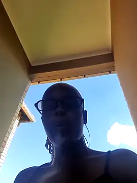 Snapshot of xSATIVAx chatting on 01/16/26, 02:43 xSATIVAx online show from 01/16/26, 02:43