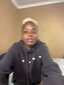 Snapshot of xSATIVAx chatting on 03/04/26, 06:47 xSATIVAx online show from 03/04/26, 06:47