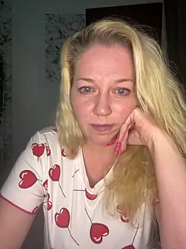 Snapshot of JenniferCarmen chatting on 02/07/26, 12:03 JenniferCarmen online show from 02/07/26, 12:03