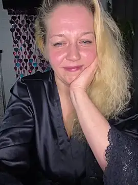 Snapshot of JenniferCarmen chatting on 02/16/26, 09:11 JenniferCarmen online show from 02/16/26, 09:11