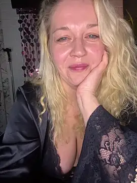 Snapshot of JenniferCarmen chatting on 02/17/26, 03:19 JenniferCarmen online show from 02/17/26, 03:19