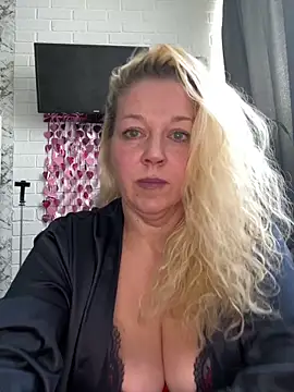 Snapshot of JenniferCarmen chatting on 02/24/26, 08:01 JenniferCarmen online show from 02/24/26, 08:01