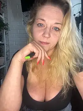 JenniferCarmen online show from 04/21/26, 02:51