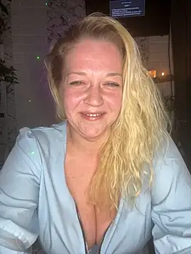JenniferCarmen online show from 05/16/26, 04:17