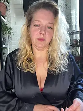 JenniferCarmen online show from 06/05/26, 01:45