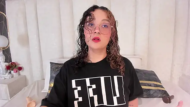 Im TaraBlack online show from 12/17/25, 03:56