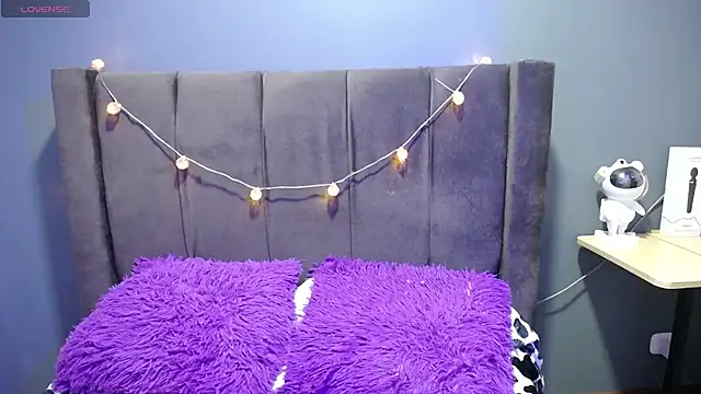 Snapshot of Low_Rossie chatting on 01/15/26, 04:28 Low Rossie online show from 01/15/26, 04:28