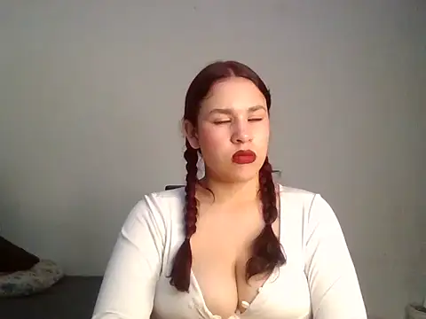 Mia 352 online show from 04/12/26, 07:57