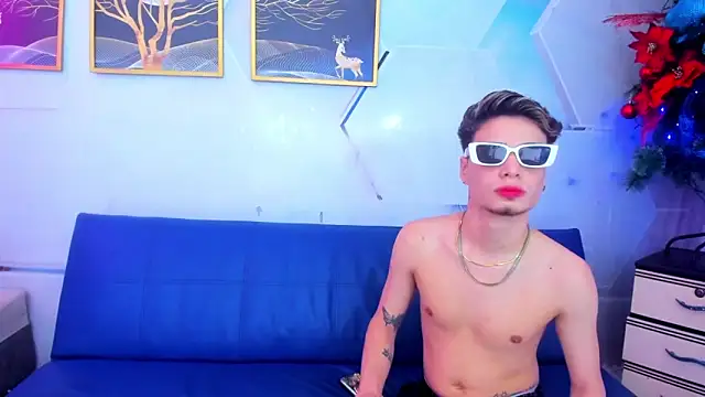 Alex jeins at online show from 12/20/25, 04:08