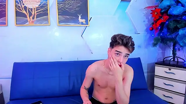 Alex jeins at online show from 12/21/25, 01:51