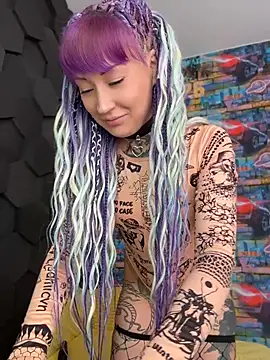 Tattoo  Moon online show from 04/23/26, 12:01