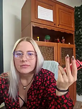 Snapshot of ChristinaWheeled11 chatting on 03/04/26, 10:43 ChristinaWheeled11 online show from 03/04/26, 10:43