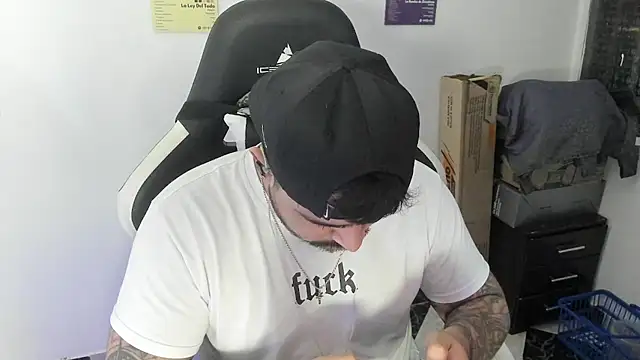 Kmilo 23 online show from 01/12/26, 02:50