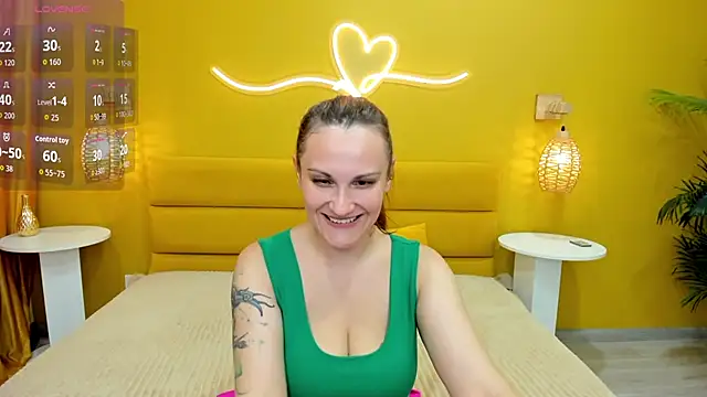 LisaAmoree online show from 07/07/26, 01:30
