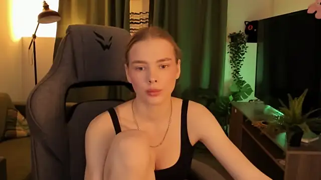 BellaHaadiid online show from 01/13/26, 09:47