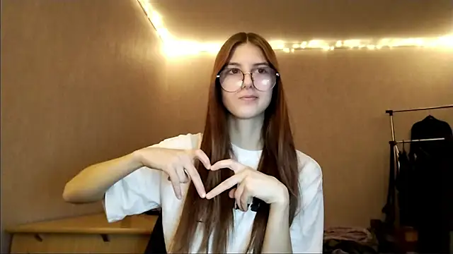 Snapshot of VictorinaMccorey chatting on 01/05/26, 05:27 VictorinaMccorey online show from 01/05/26, 05:27