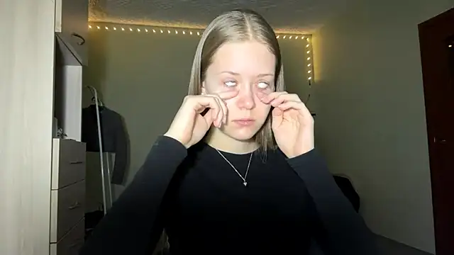 Snapshot of ZaidaSchwarten chatting on 01/13/26, 06:08 ZaidaSchwarten online show from 01/13/26, 06:08