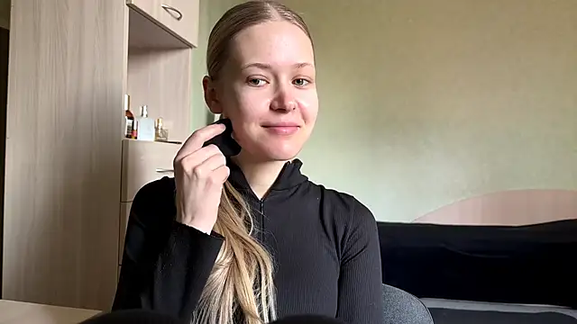 ZaidaSchwarten online show from 03/21/26, 08:30